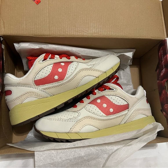 Saucony SHADOW 6000 (NEW YORK STRAWBERRY) Size Womens 8.5 Mens 7 NWT Sneakers - Picture 4 of 9